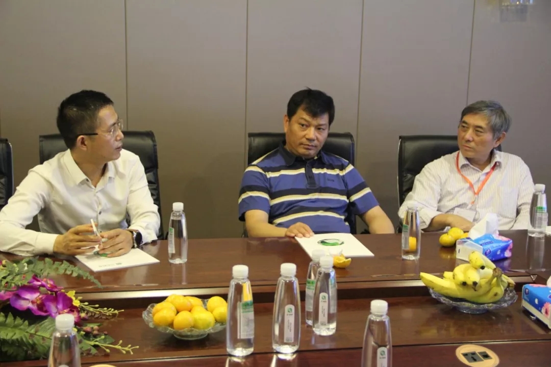 �Ͼ��r(n��ng)�I(y��)��W(xu��)�Ա�ƽ���ڵ��I(l��ng)��(d��o)һ���W�R���w�Ƽ����L�{(di��o)��